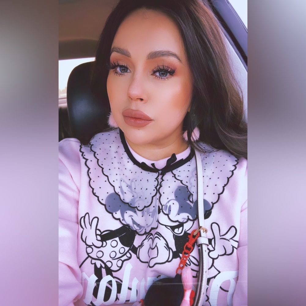 Meet your Posher, Evie